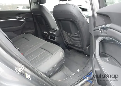 2021 Audi E-Tron Premium Quattro z USA, uszkodzony, nr VIN WA1AAAGE6MB012375